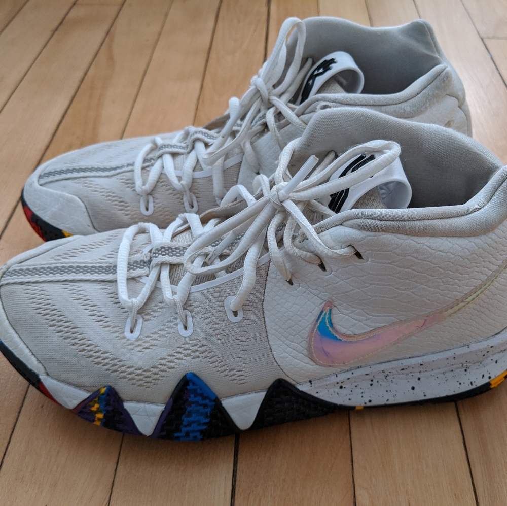 Men Nike Kyrie 4 NCAA